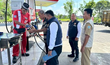 Polres-Lamongan-Sidak-SPBU,-Pastikan-Distribusi-BBM-Aman-dan-Sesuai-Standar